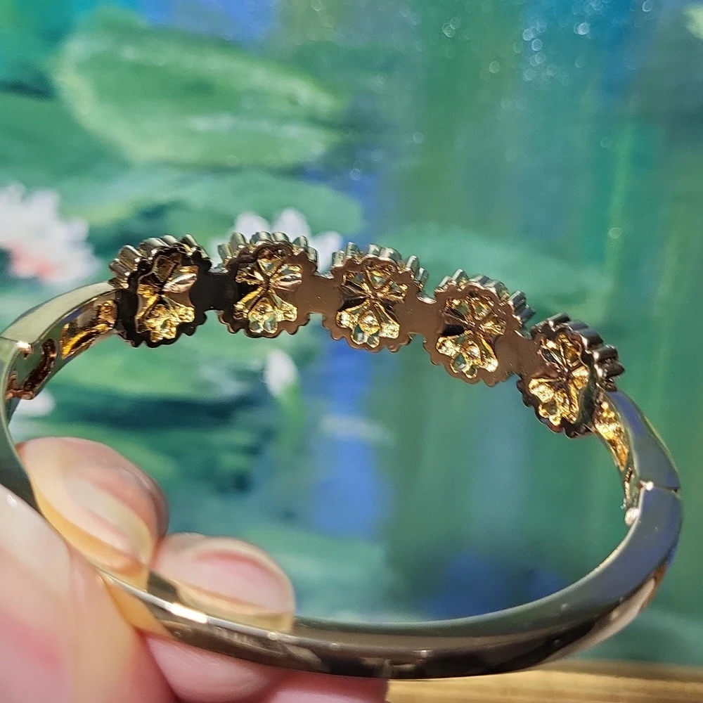 NWT 🎁 NIB Beautiful Bracelet - Picture 3 of 12